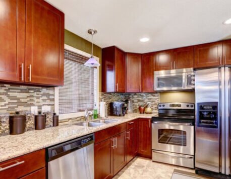 Cabinet Refacing vs. Replacement: Which Is the Best Option for Your Florida Home?