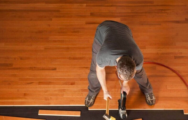 How Hardwood Flooring Stores Help You Find the Right Wood