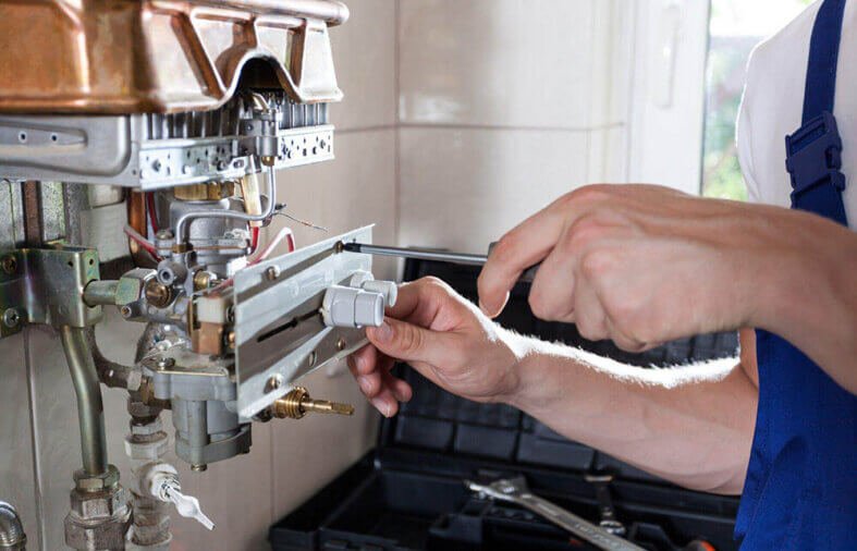 How to Choose the Right Professional for Emergency Water Heater Repair