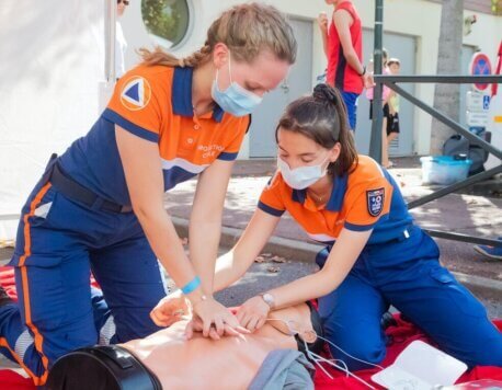 The Ultimate Guide to AED Training: Everything You Need to Know