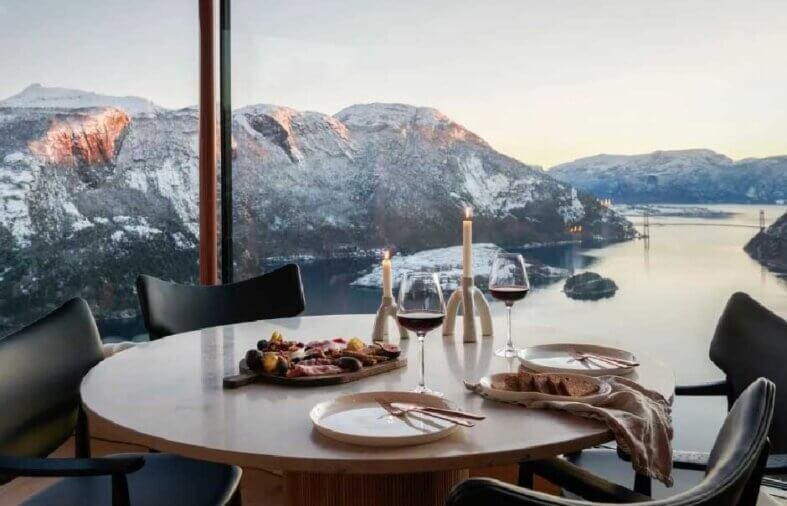 Setting the Scene: How to Design a Commercial Restaurant Table to Reflect Norway’s Winter Charm