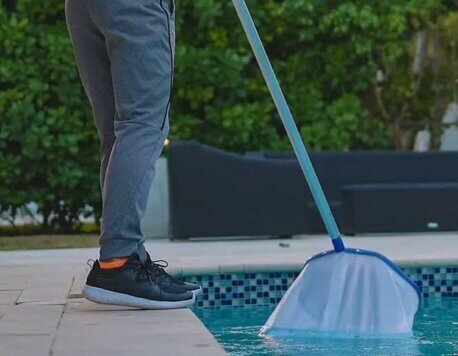 The Ultimate Guide to Pool Cleaning Services: What You Need to Know