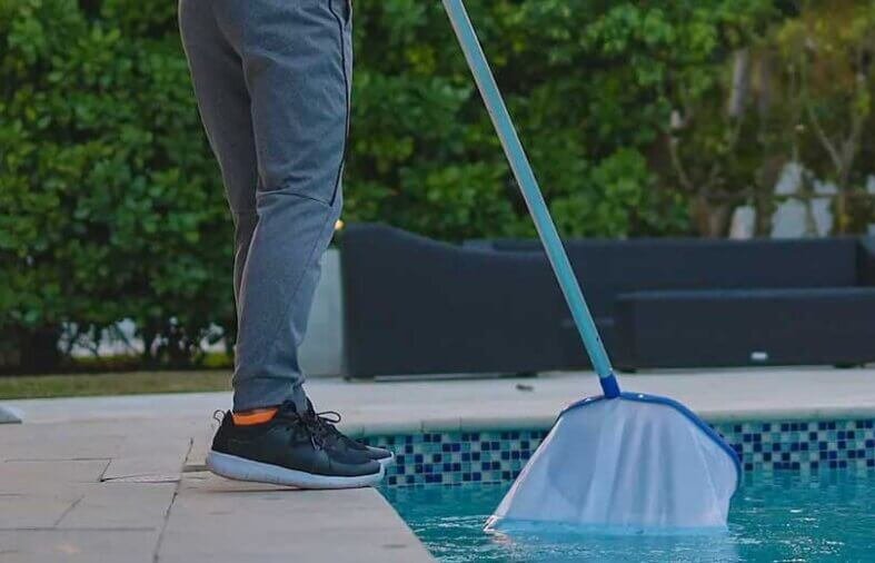 The Ultimate Guide to Pool Cleaning Services: What You Need to Know