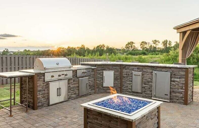 Trendy Small Outdoor Kitchen Ideas to Transform Your Backyard