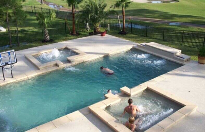 Custom vs. Prefabricated Pools: Choosing the Best Option for Your Dream