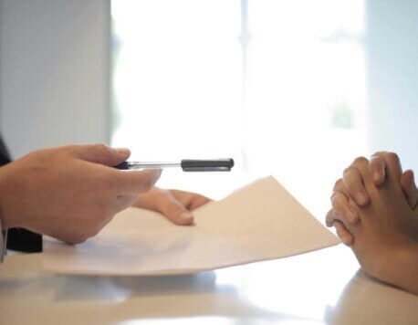 How to Choose the Right Insurance Policy for Your Commercial Fleet